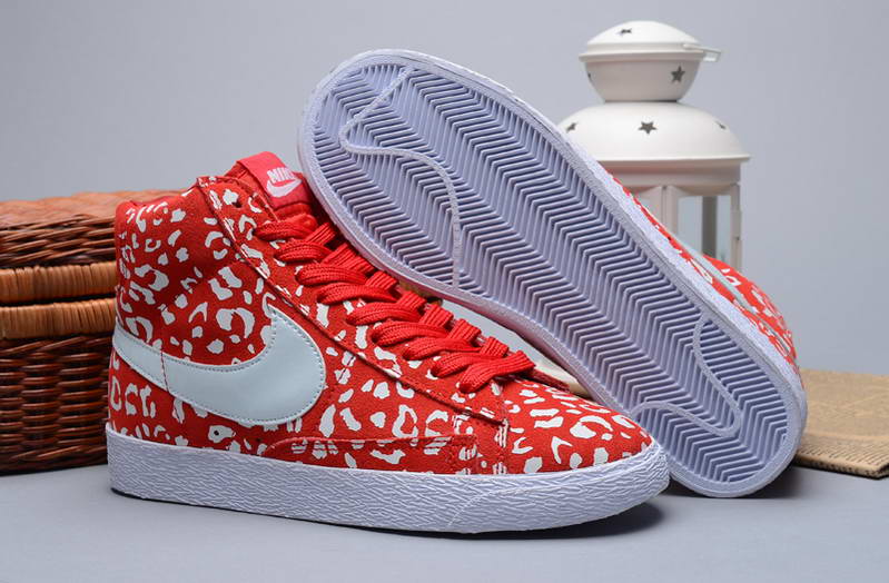 Nike Blazer High Glow Dans La Nuit De Leopard Rouge Blanc